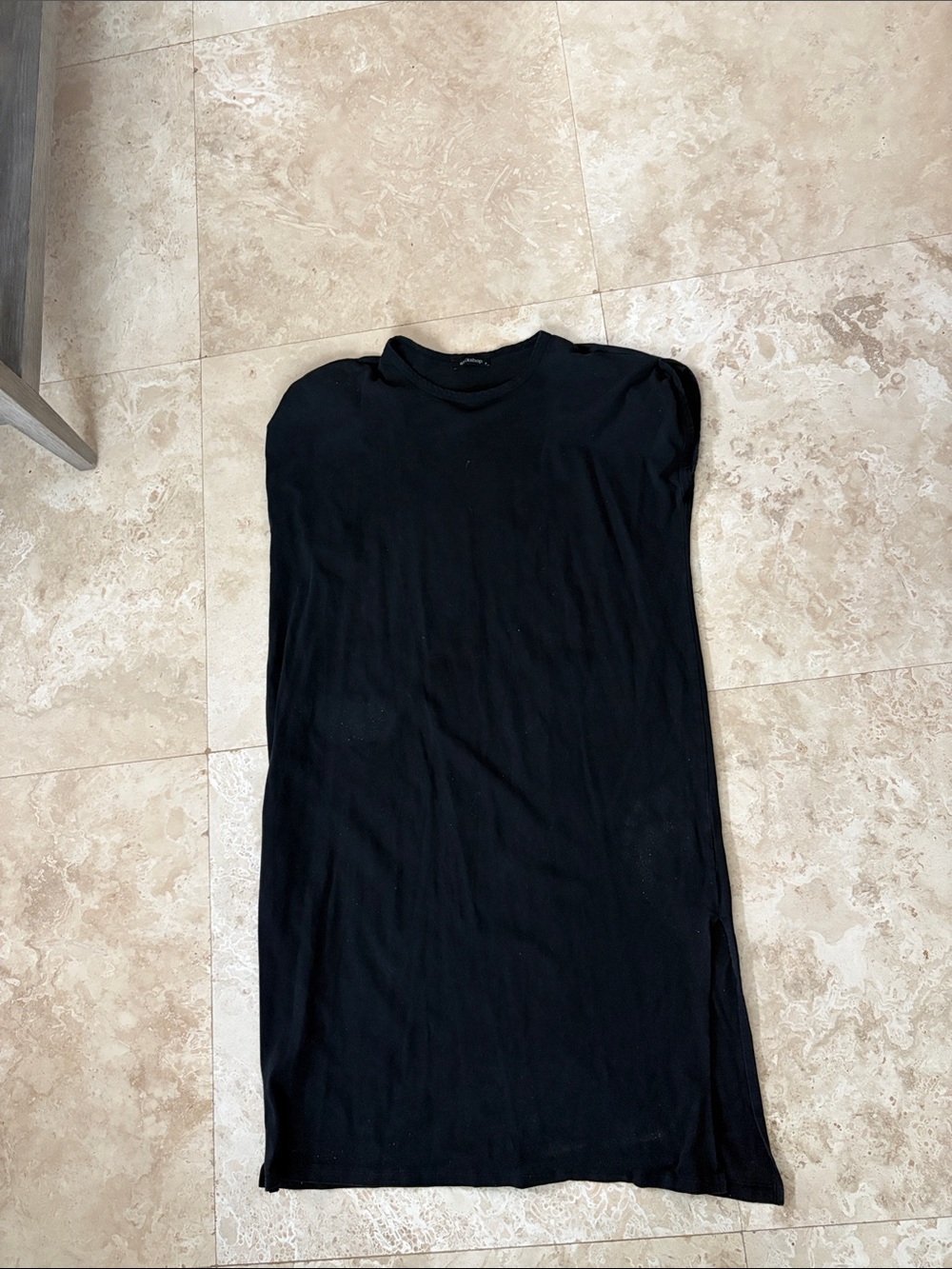 Sleeveless Black Midi Dress with Crew Neck